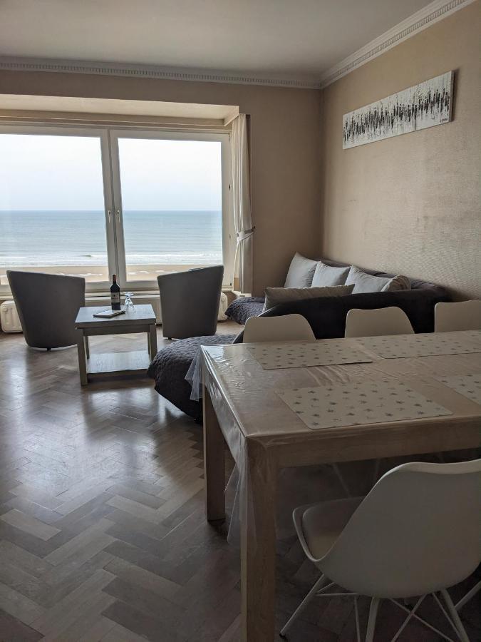 toplocatie Middelkerke frontal sea view Buitenkant foto