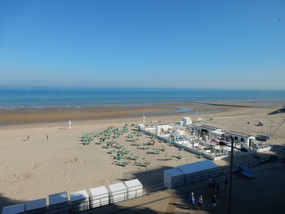 toplocatie Middelkerke frontal sea view Buitenkant foto